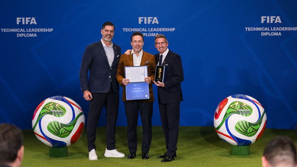 FIFA-diplomát szerzett Barczi Róbert