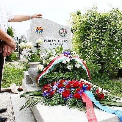Felavatták Fábián Tibor sírkövét